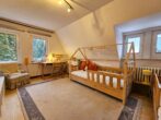 Familienparadies in Lübeck-St. Gertrud – Viel Platz zum Leben, Arbeiten und Entspannen - Zimmer Dachgeschoss