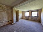 Neustart im Grünen: Sanierungshaus mit großem Grundstück, riesen Garten und extra Bauplatz nähe A24! - Wohn- Esszimmer